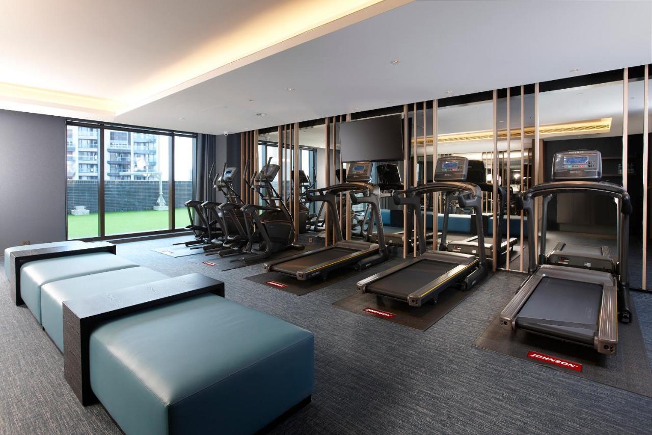 Cozzi Blu Hotel Csungli Kültér fotó The gym at the hotel